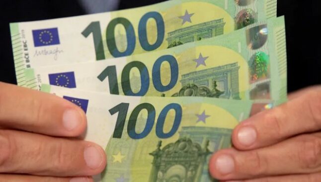 سعر اليورو اليوم و الدولار أمام الدينار في السكوار بـالجزائر